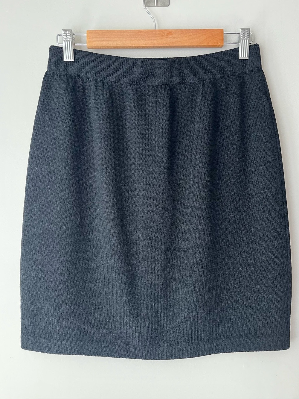 St. John Basics Black Classic Knit‎ Skirt Size 8